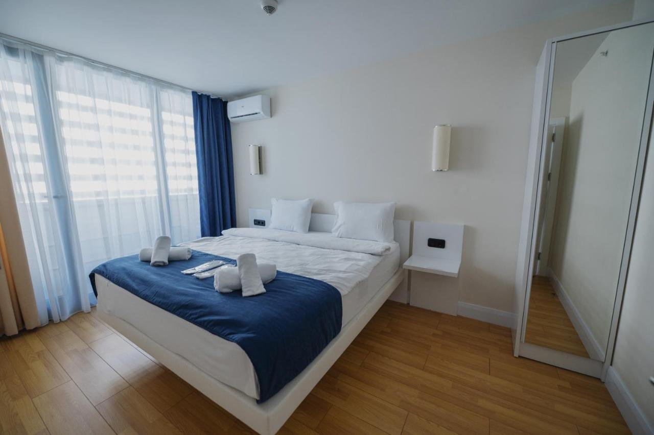 Blue Orbi City Hotel バトゥーミ エクステリア 写真