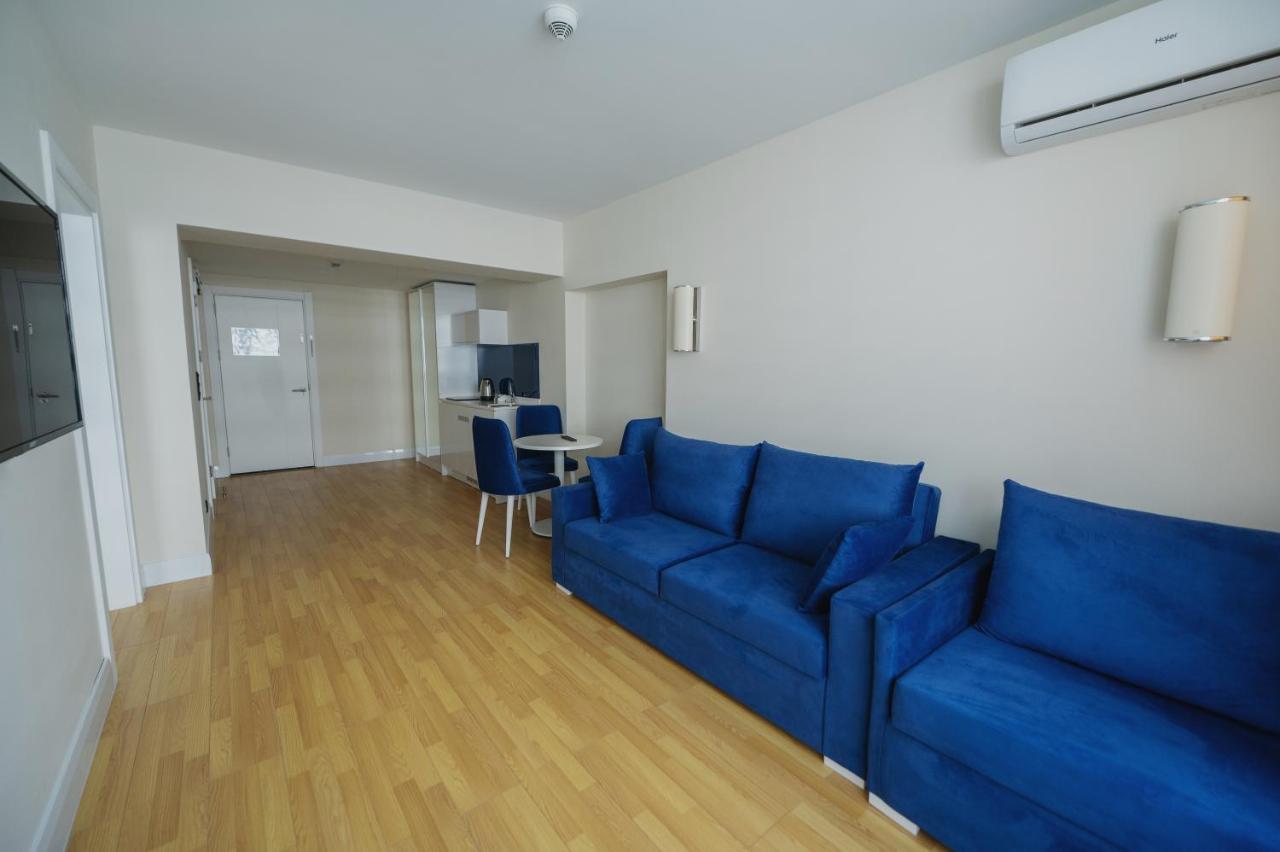 Blue Orbi City Hotel バトゥーミ エクステリア 写真