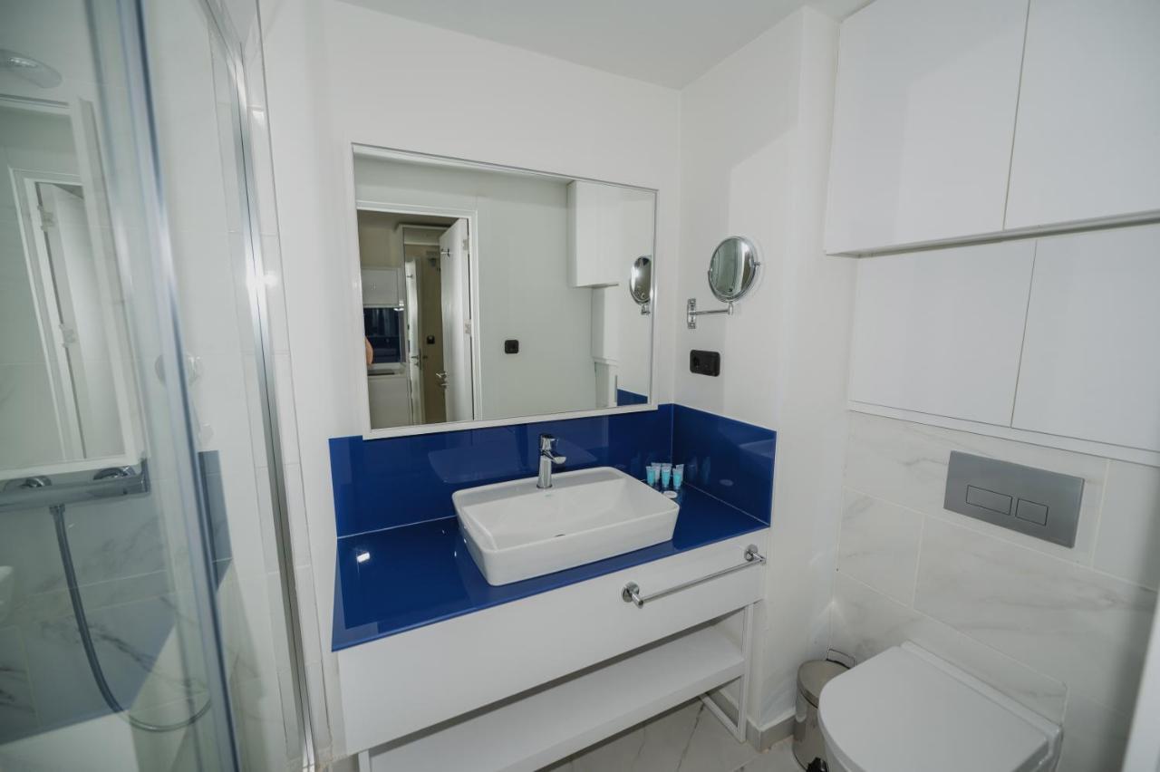 Blue Orbi City Hotel バトゥーミ エクステリア 写真