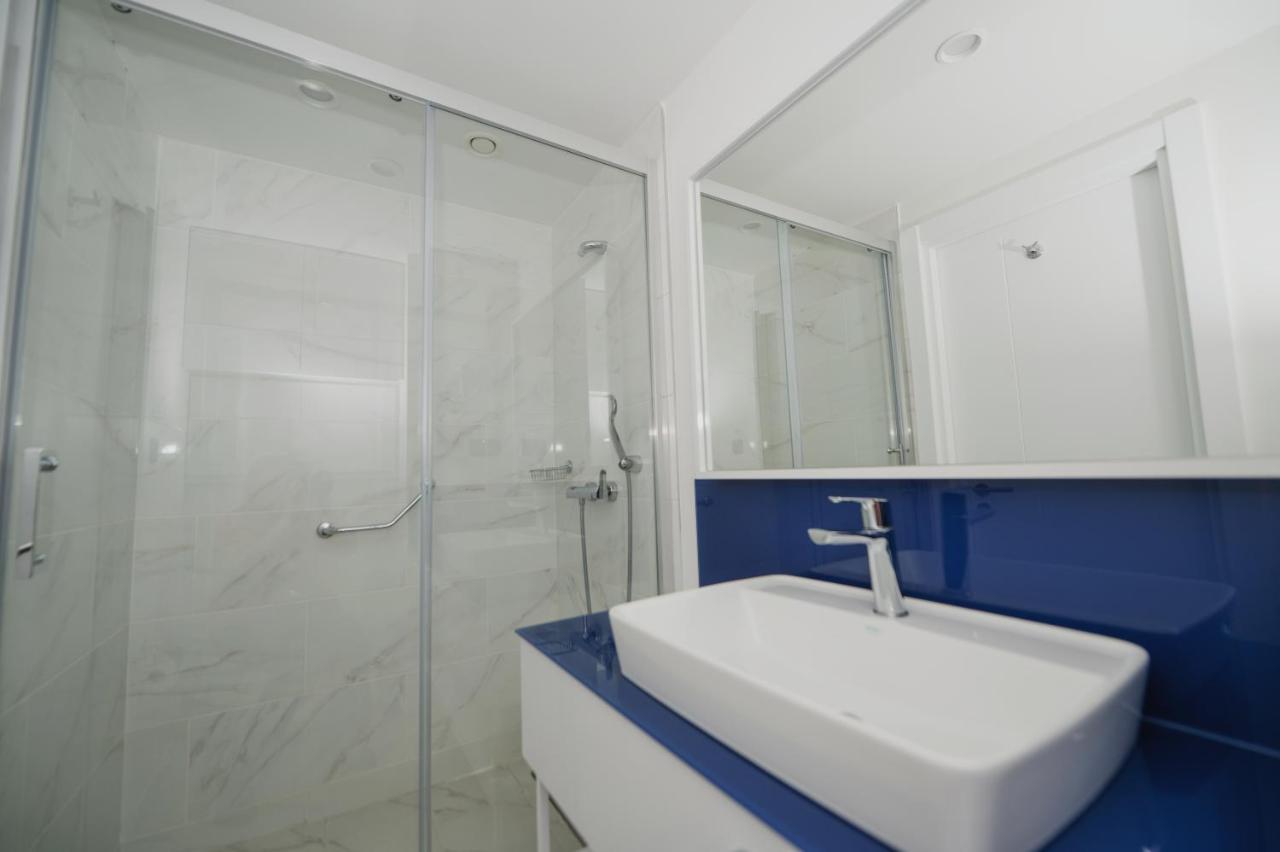 Blue Orbi City Hotel バトゥーミ エクステリア 写真